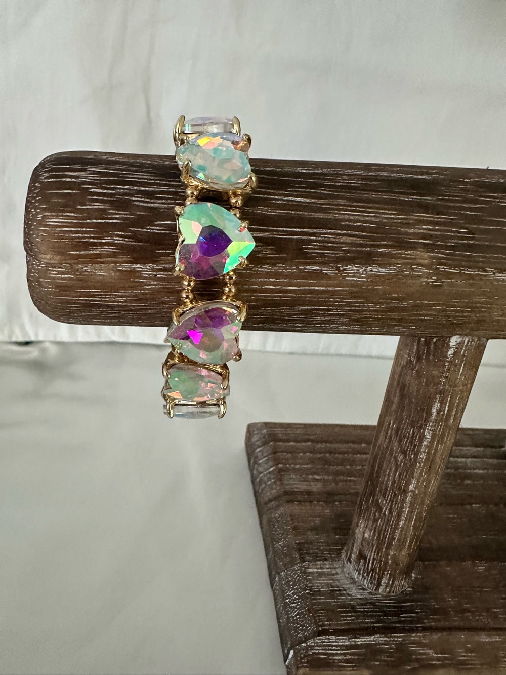 Gold-Tone Aurora Borealis Heart Crystal Stretch Bracelet - Iridescent Pink/Green